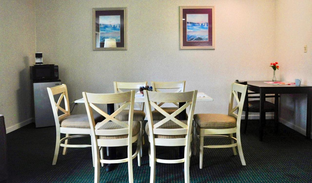 Azalea Inn & Suites Wilmington Eksteriør bilde