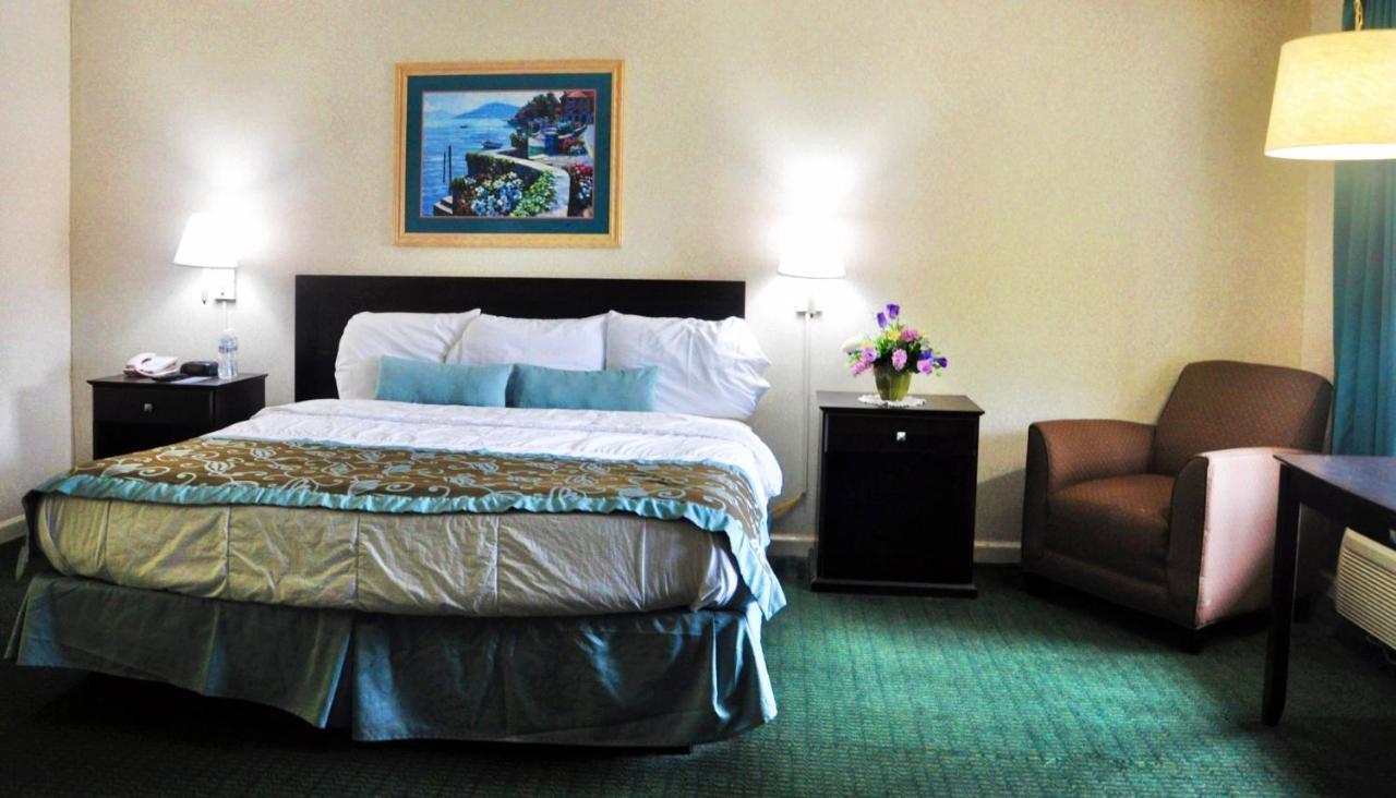 Azalea Inn & Suites Wilmington Eksteriør bilde