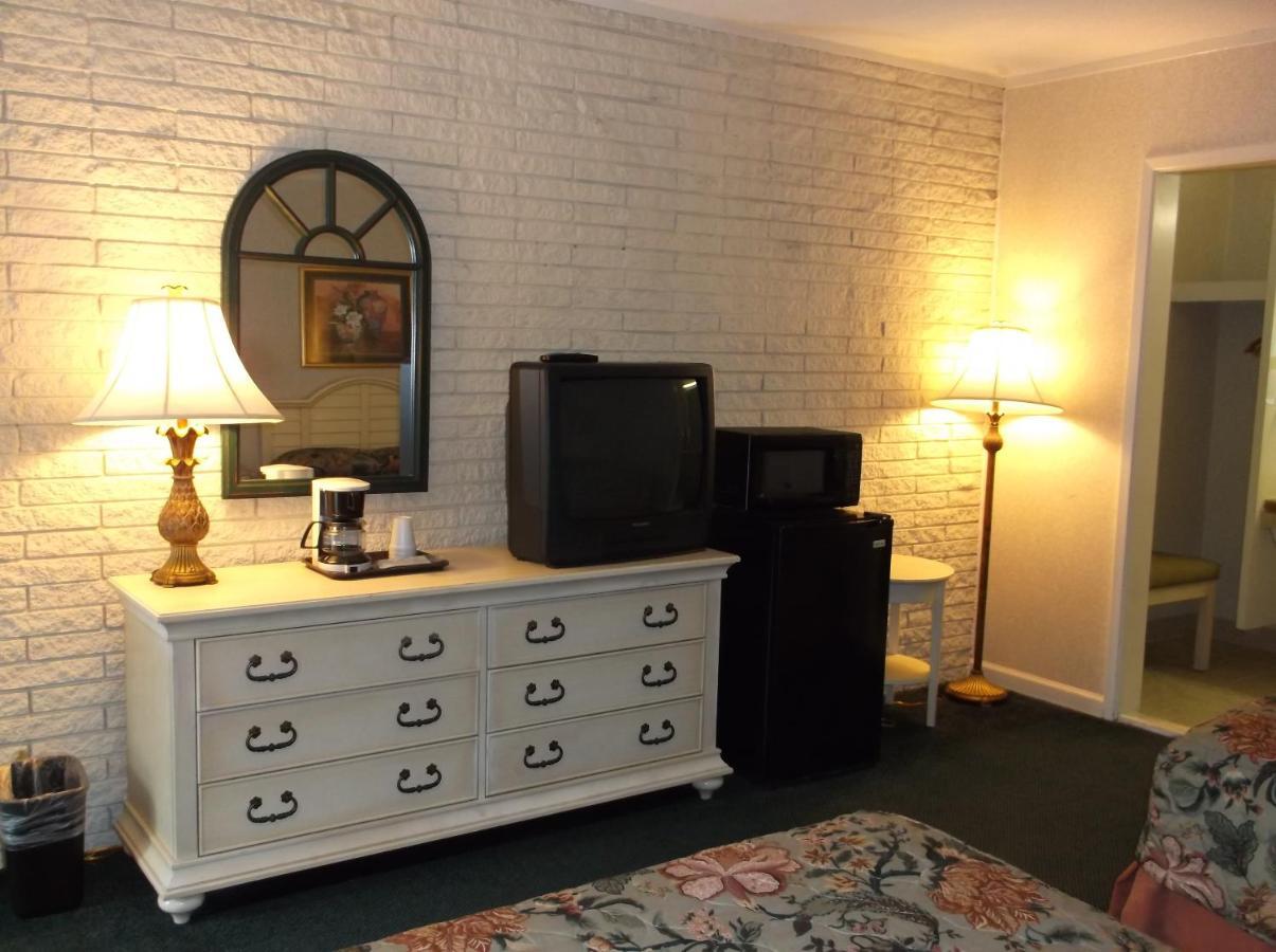 Azalea Inn & Suites Wilmington Rom bilde